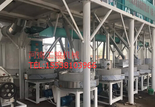 河南遂平刘总12台石磨面粉机安装成功工粮厂家回访客户家